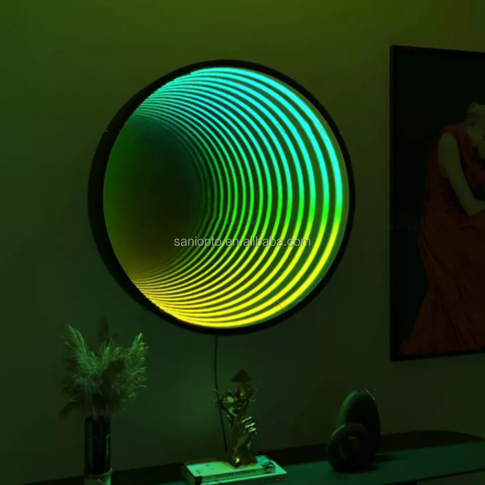 Circular Infinity Mirror with Dynamic Scenes